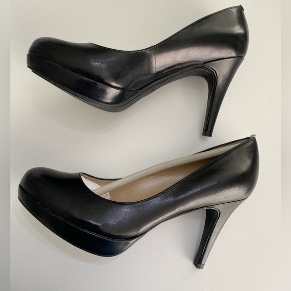 Brand New Marc Fisher Black Leather Sidney Heels Size 6.5 W - Picture 7 of 7